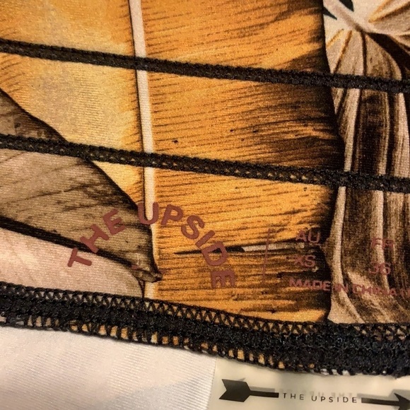 The Upside HR Tropical Leaves Print Leggings 4 - Picture 7 of 10